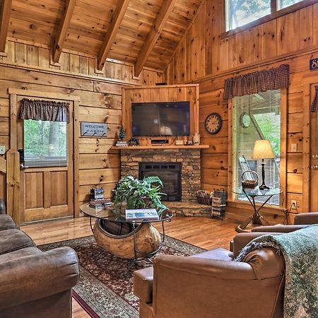 Gatlinburg Mountainside Escape With Deck And Hot Tub! Villa Bagian luar foto