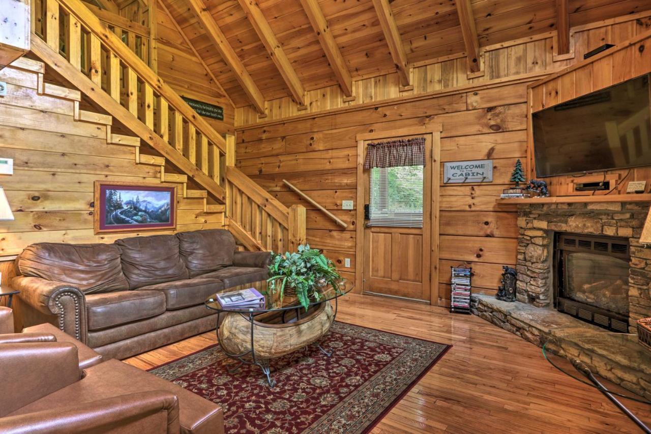 Gatlinburg Mountainside Escape With Deck And Hot Tub! Villa Bagian luar foto