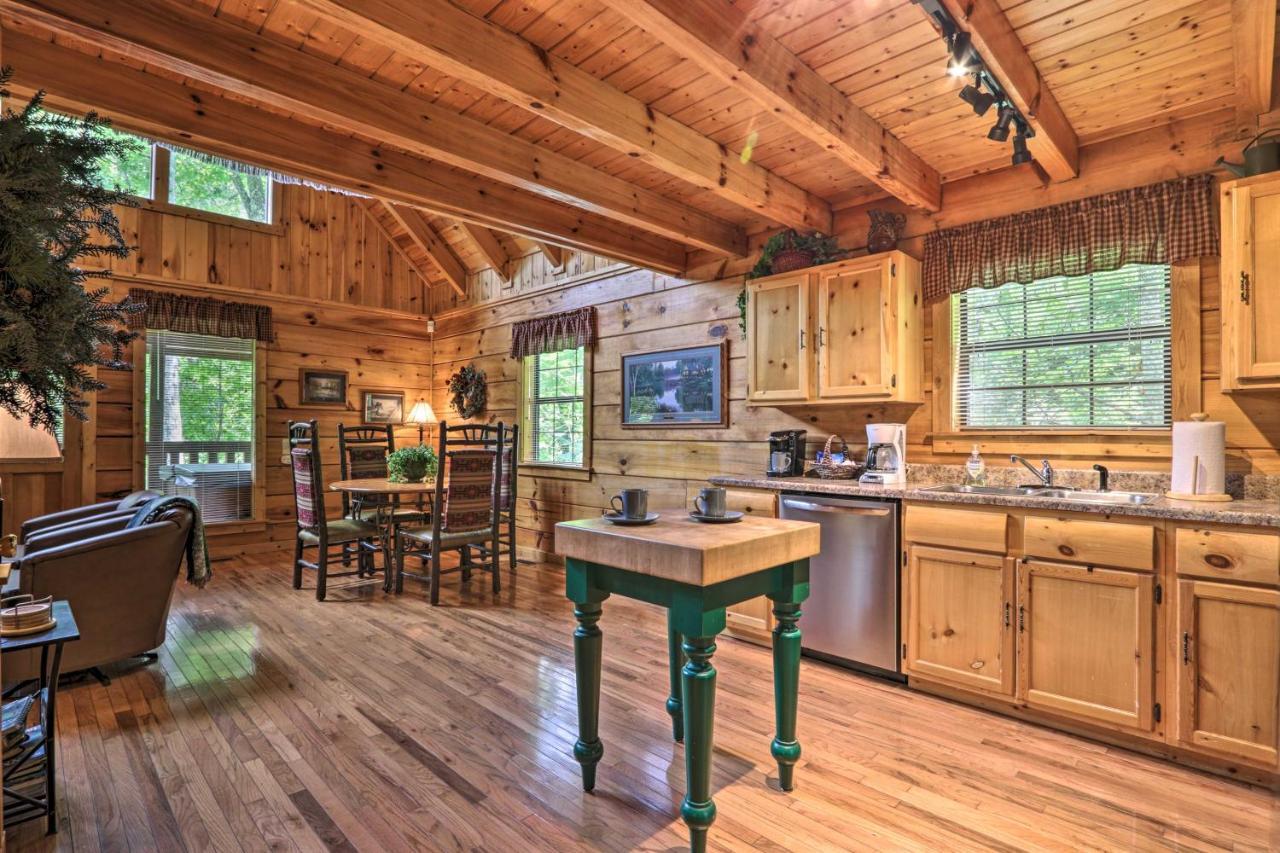 Gatlinburg Mountainside Escape With Deck And Hot Tub! Villa Bagian luar foto