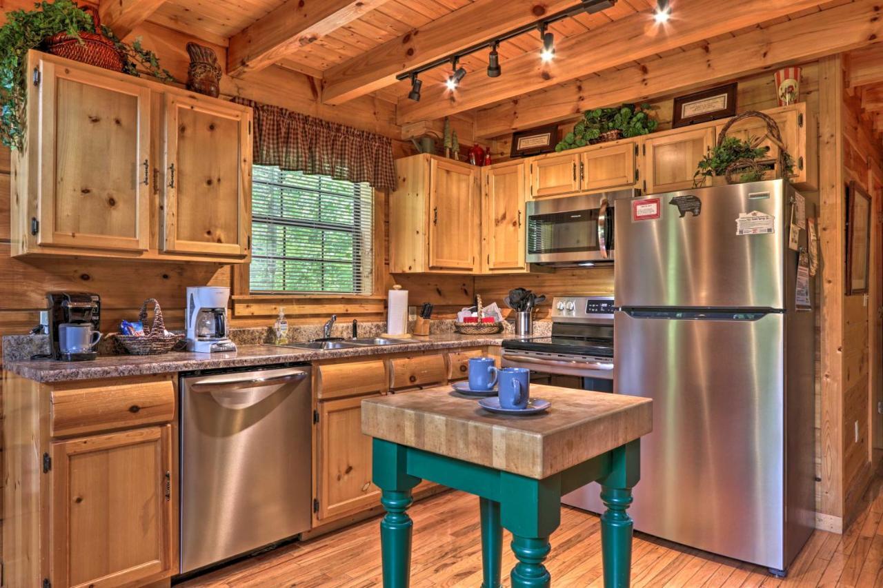 Gatlinburg Mountainside Escape With Deck And Hot Tub! Villa Bagian luar foto