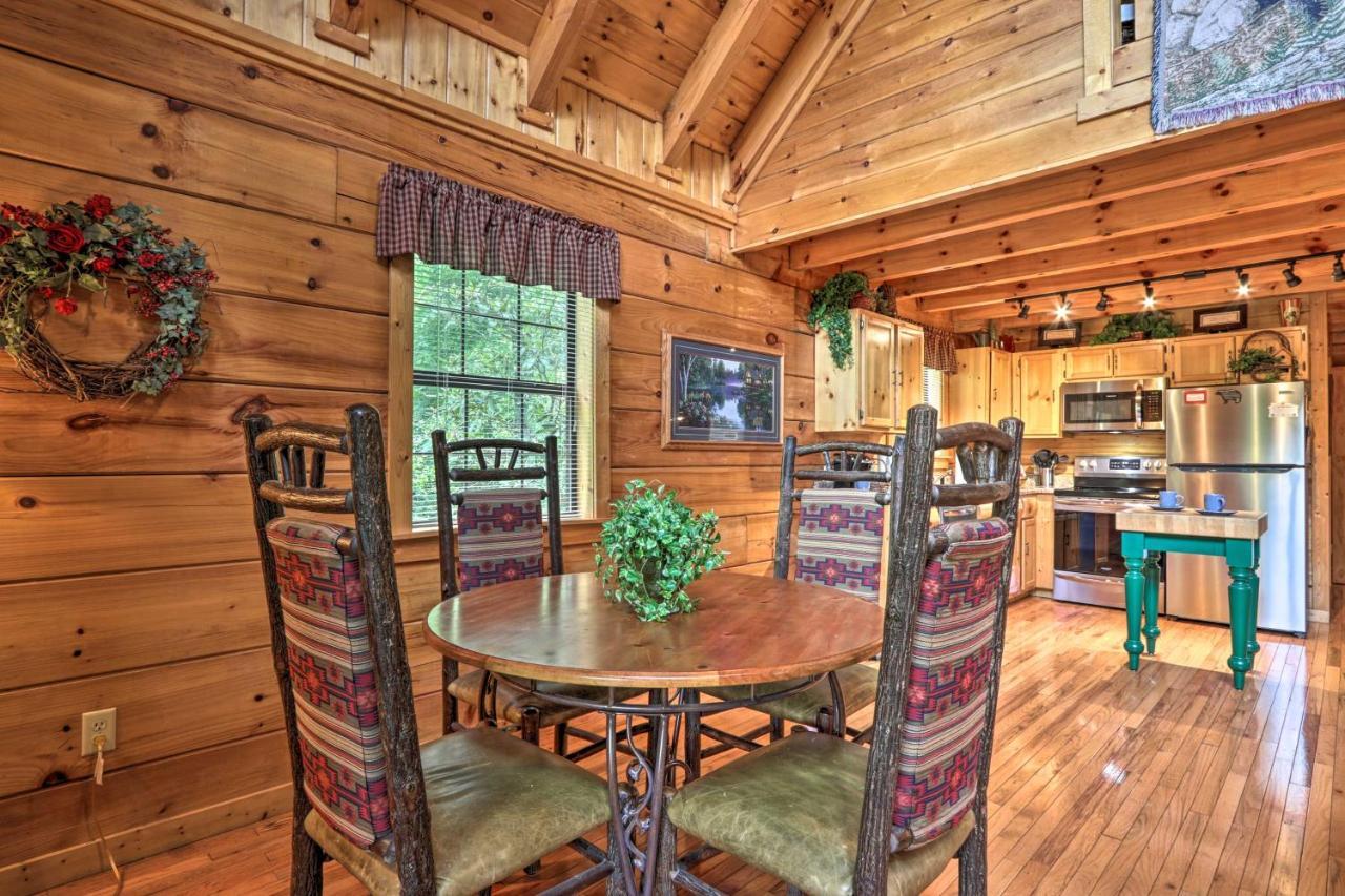 Gatlinburg Mountainside Escape With Deck And Hot Tub! Villa Bagian luar foto