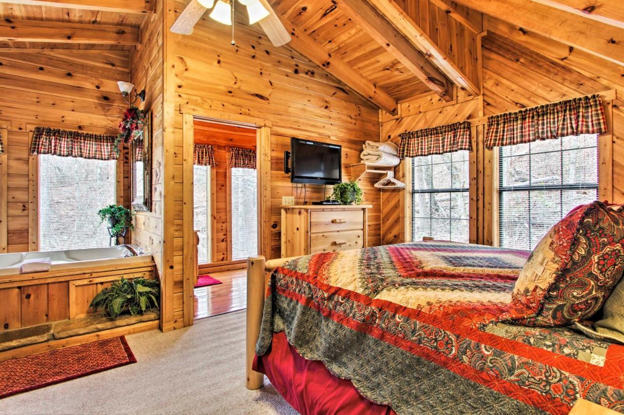 Gatlinburg Mountainside Escape With Deck And Hot Tub! Villa Bagian luar foto