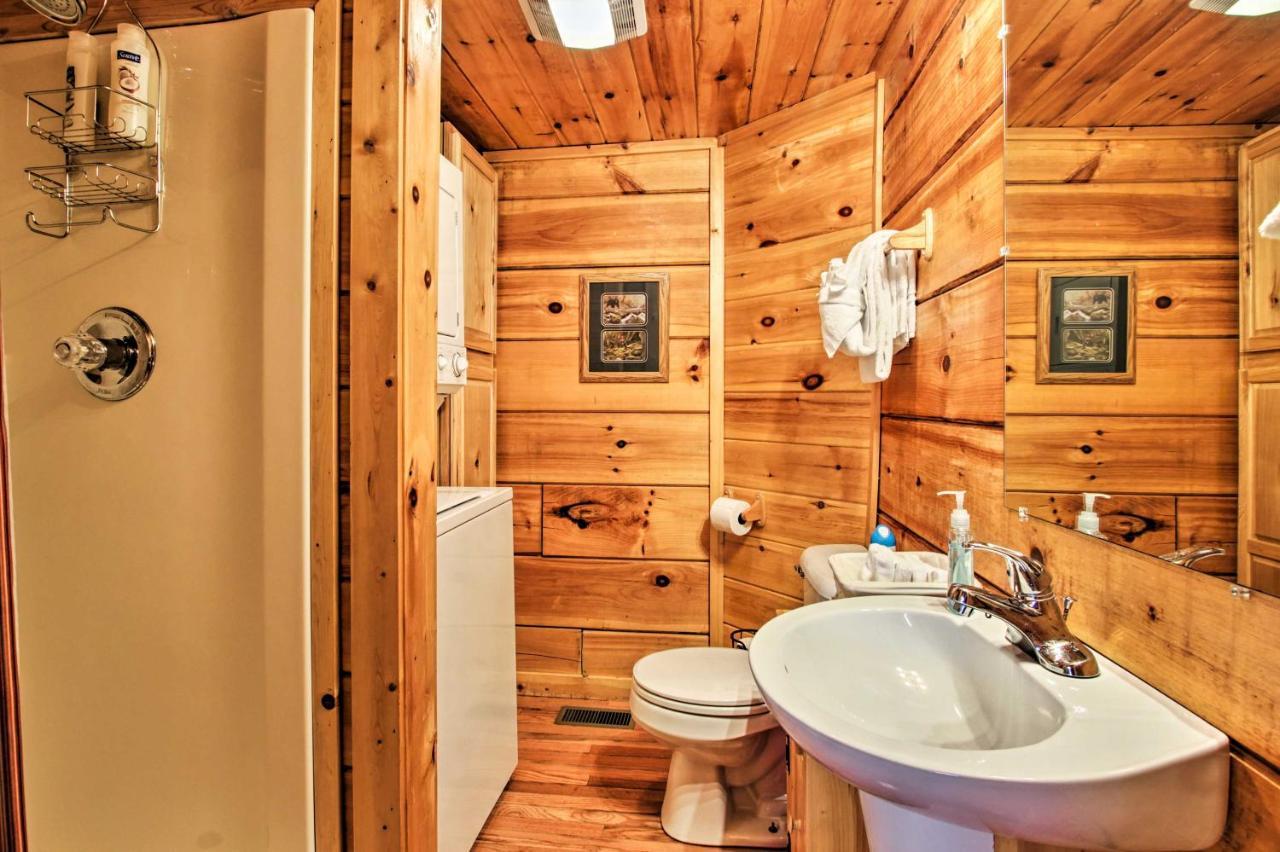 Gatlinburg Mountainside Escape With Deck And Hot Tub! Villa Bagian luar foto