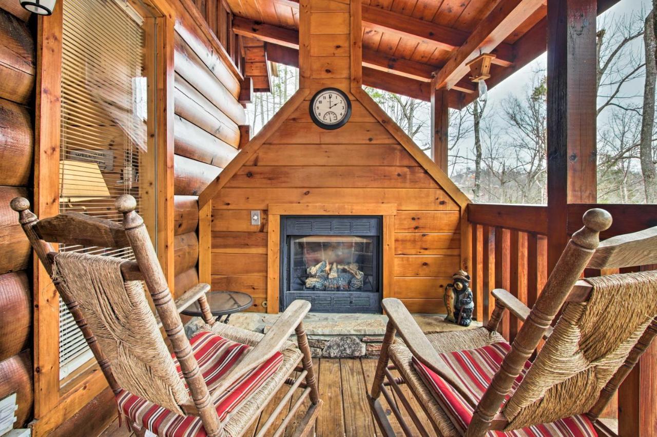 Gatlinburg Mountainside Escape With Deck And Hot Tub! Villa Bagian luar foto