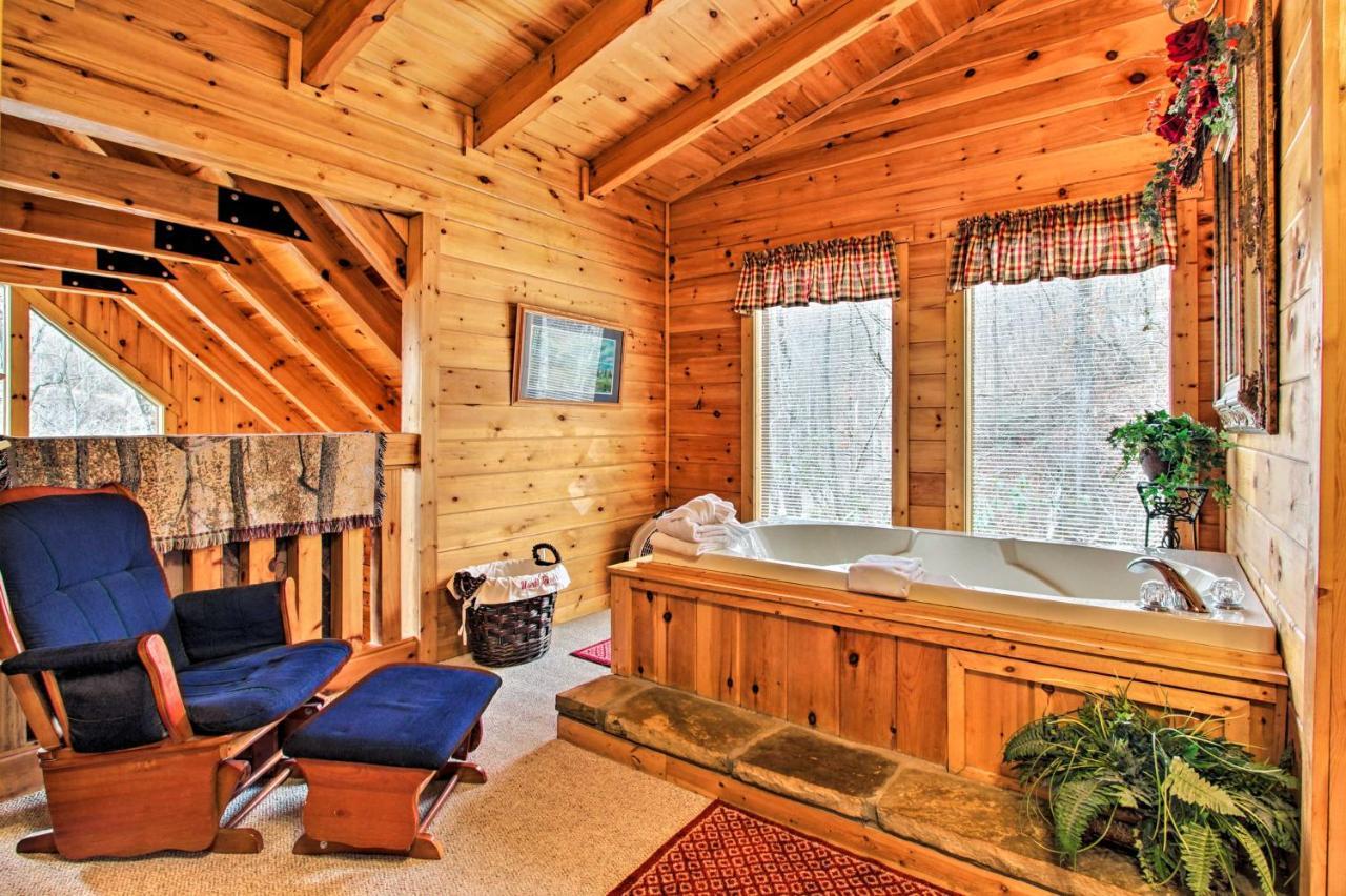 Gatlinburg Mountainside Escape With Deck And Hot Tub! Villa Bagian luar foto