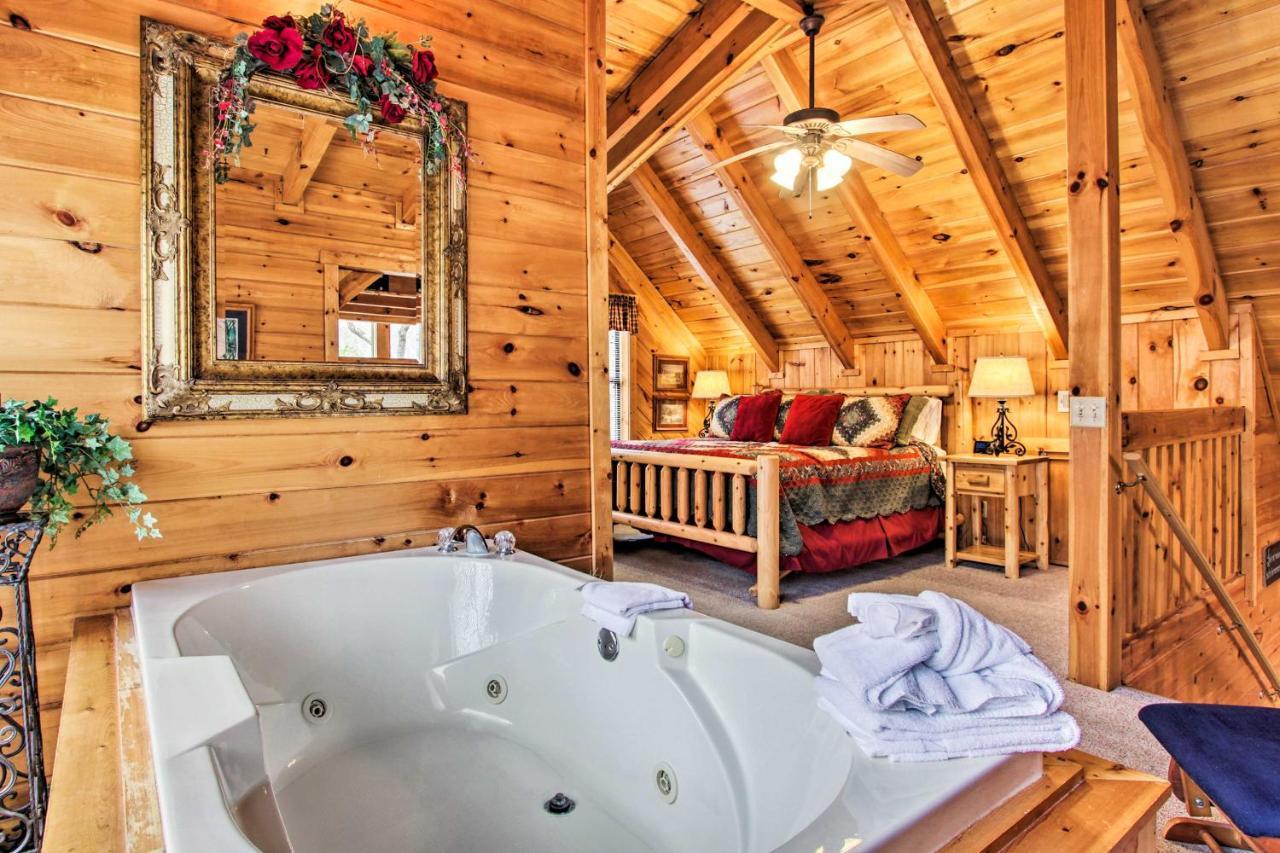 Gatlinburg Mountainside Escape With Deck And Hot Tub! Villa Bagian luar foto